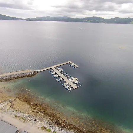 Blockhaus Am Tingvoll Fjord *